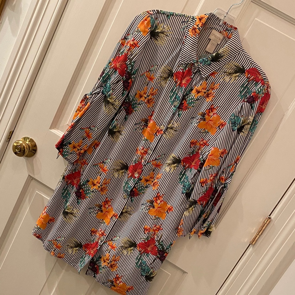 🎉Host Pick🎉 Chico's Multicolor Floral Striped Tunic
